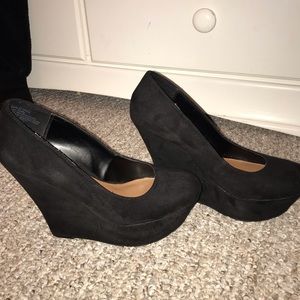 Candie’s wedge heels